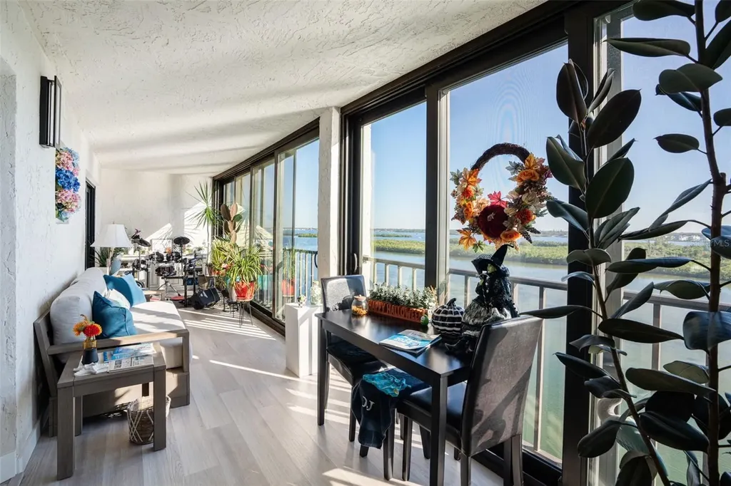 9397 Midnight Pass Road Sarasota FL 34242