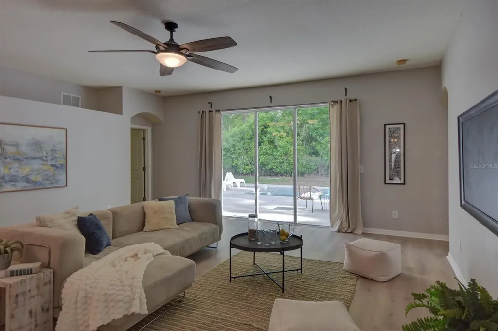 2823 Windcrest Oaks Court Valrico FL 33594