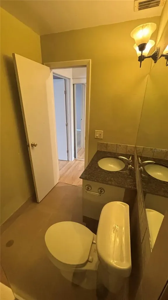 2605 Pine Lake Terrace Sarasota FL 34237