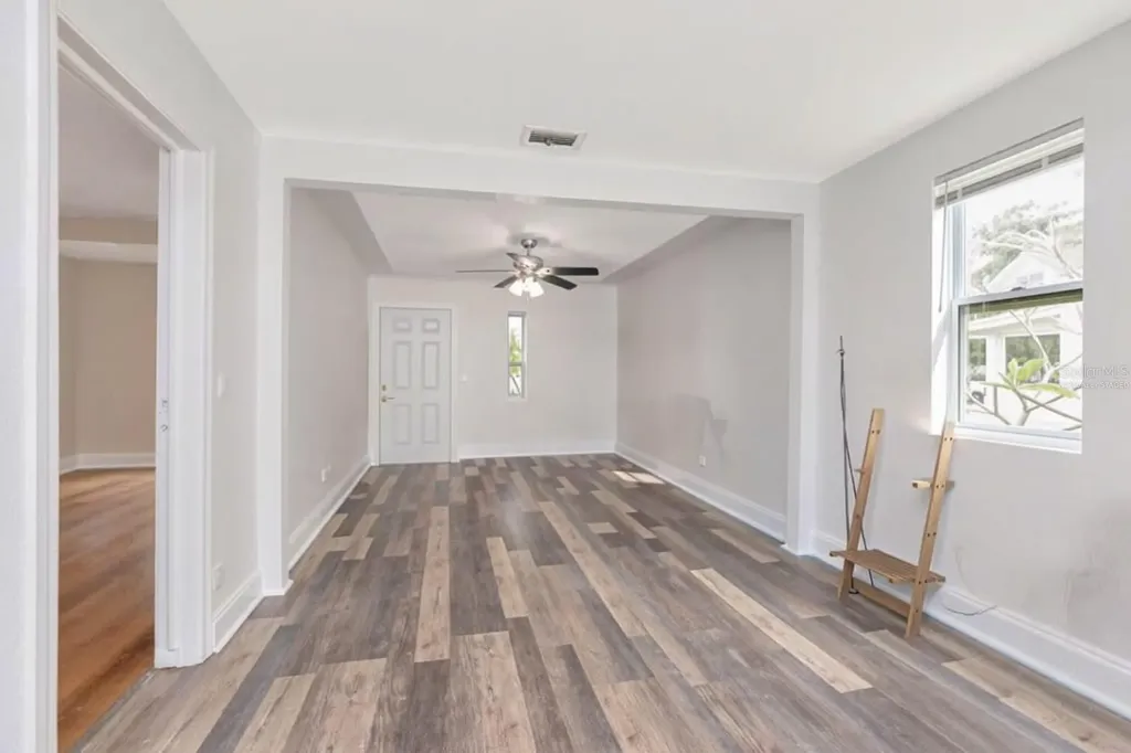 3278 56th Avenue N St Petersburg FL 33714