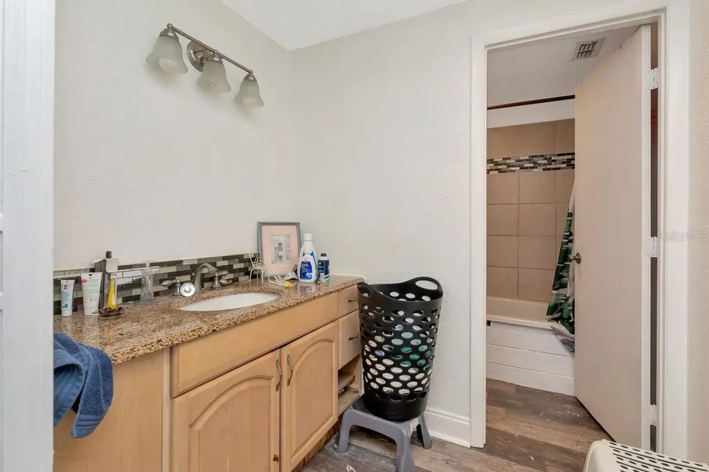 3278 56th Avenue N St Petersburg FL 33714