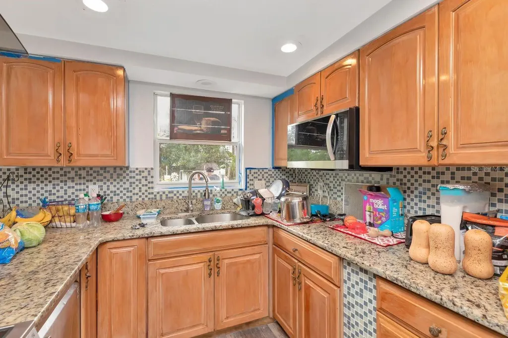 3278 56th Avenue N St Petersburg FL 33714