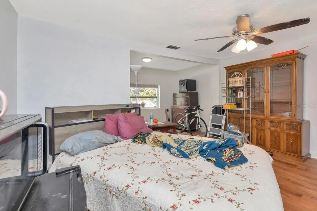 3278 56th Avenue N St Petersburg FL 33714