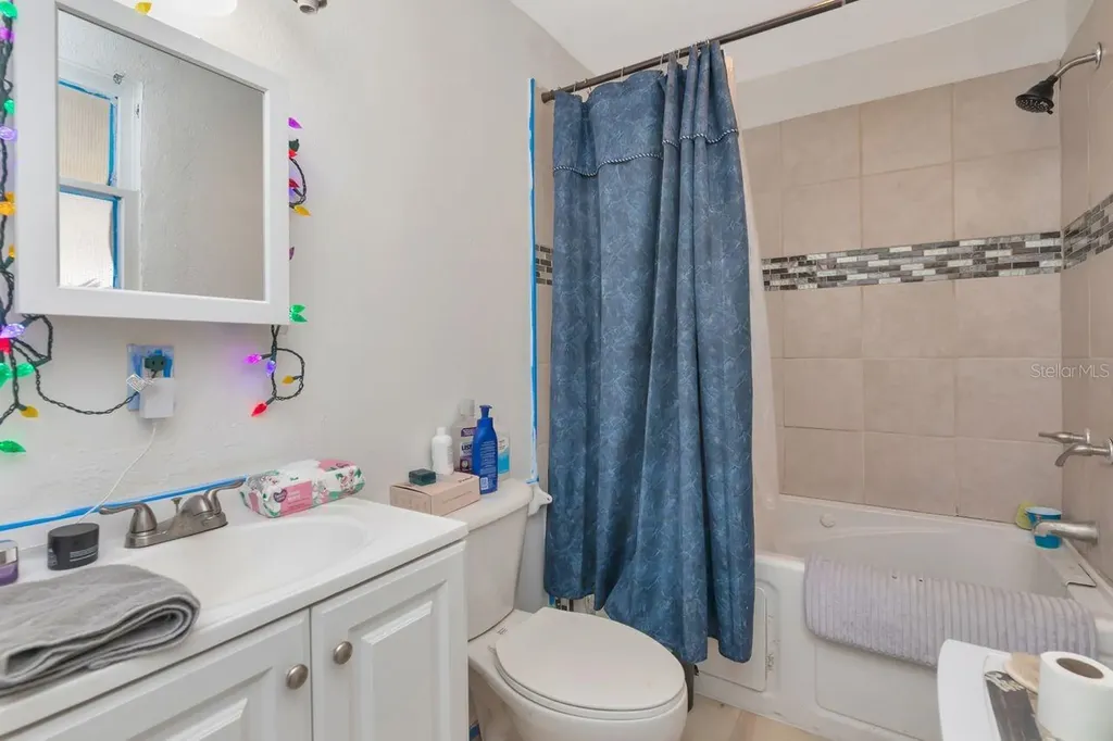 3278 56th Avenue N St Petersburg FL 33714