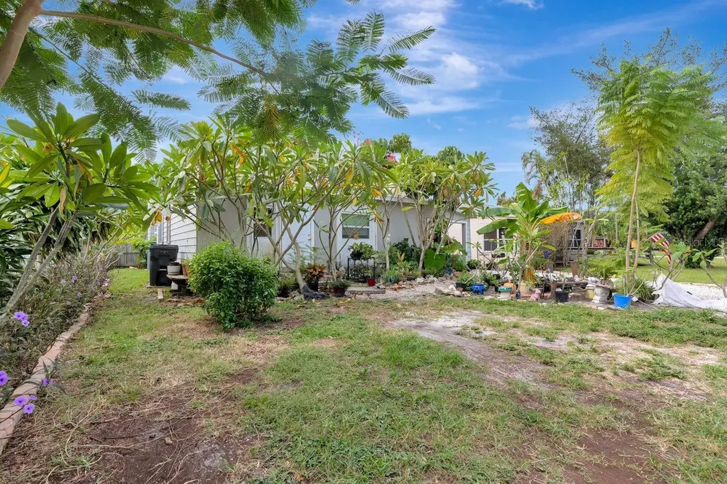 3278 56th Avenue N St Petersburg FL 33714