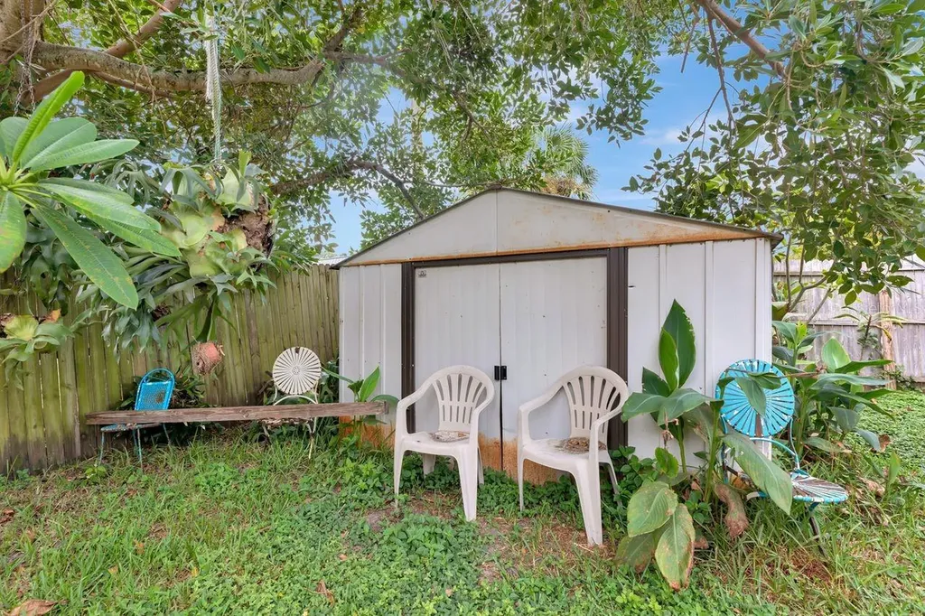 3278 56th Avenue N St Petersburg FL 33714