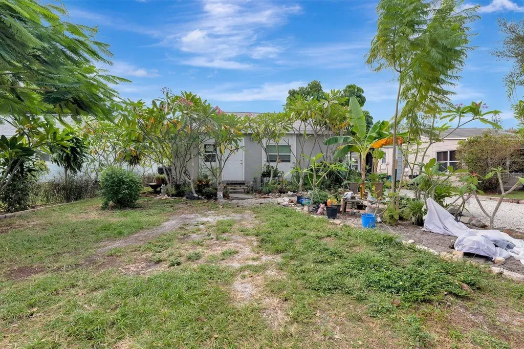 3278 56th Avenue N St Petersburg FL 33714