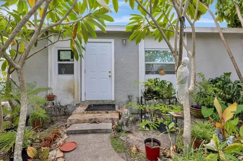3278 56th Avenue N St Petersburg FL 33714