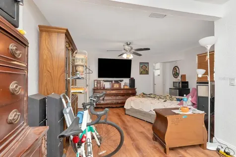 3278 56th Avenue N St Petersburg FL 33714