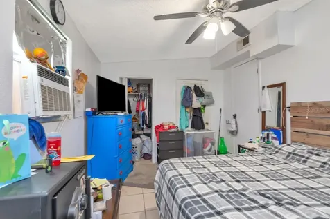 3278 56th Avenue N St Petersburg FL 33714