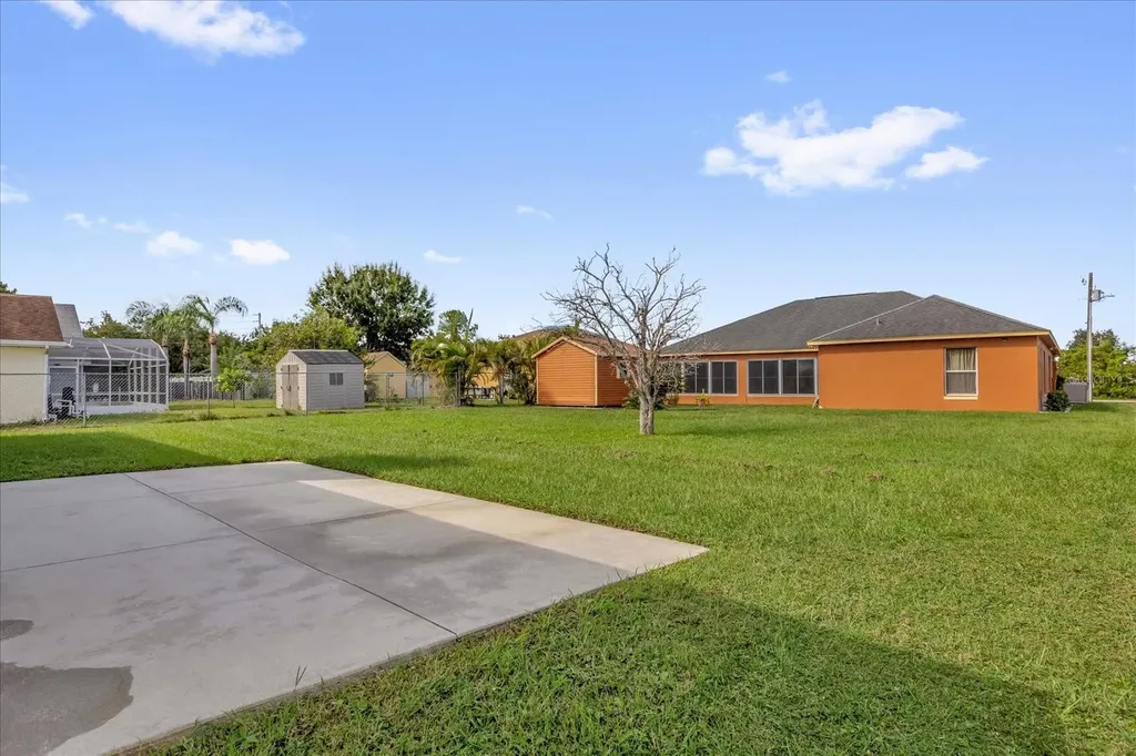 348 Jacksonville Court Kissimmee FL 34759