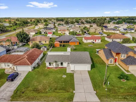 348 Jacksonville Court Kissimmee FL 34759
