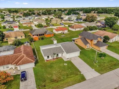 348 Jacksonville Court Kissimmee FL 34759