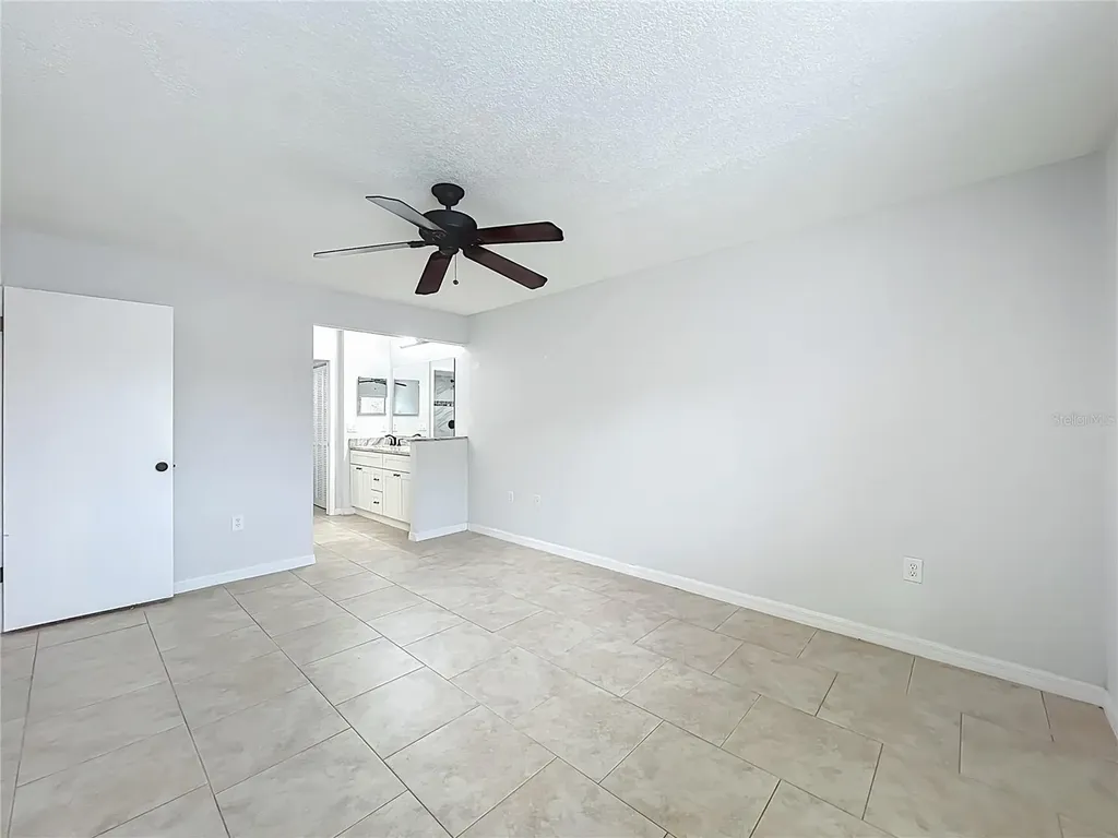 5249 Vineland Road Orlando FL 32811