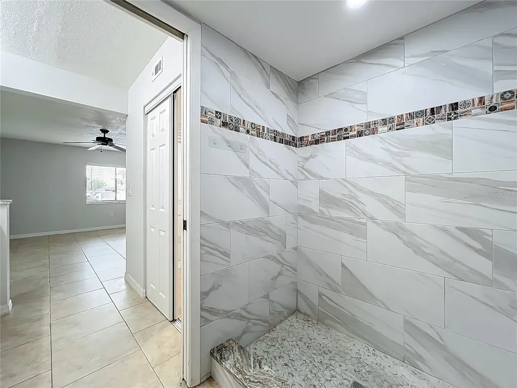 5249 Vineland Road Orlando FL 32811