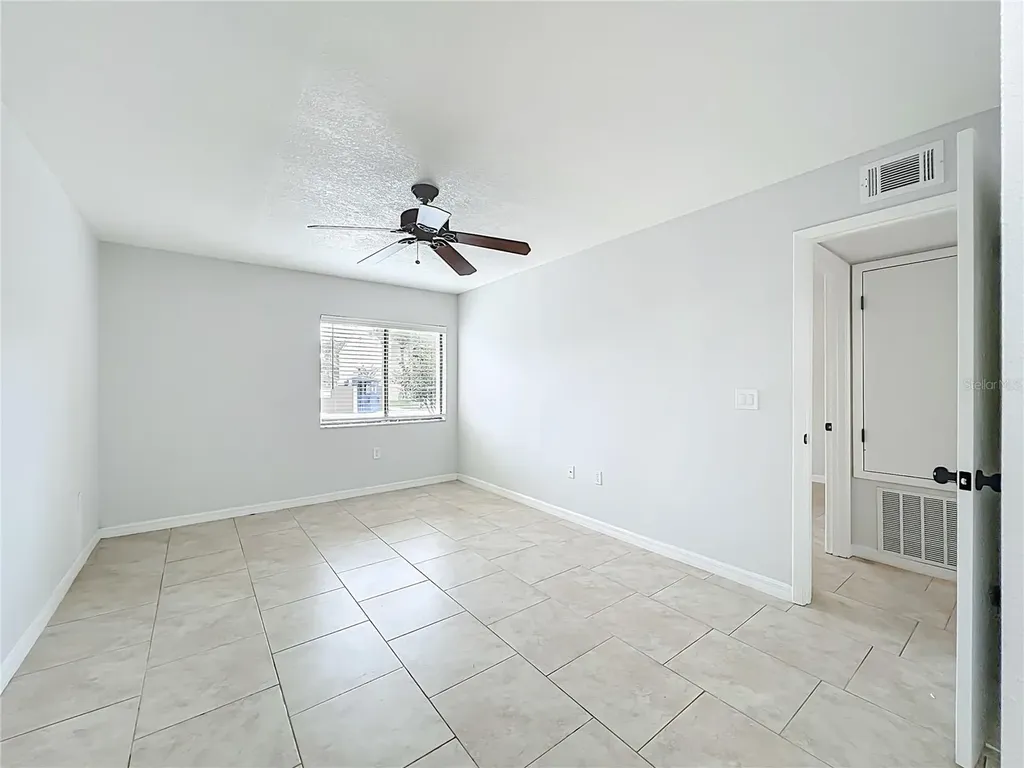 5249 Vineland Road Orlando FL 32811