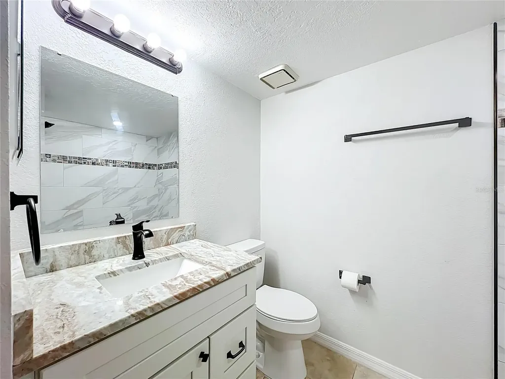 5249 Vineland Road Orlando FL 32811