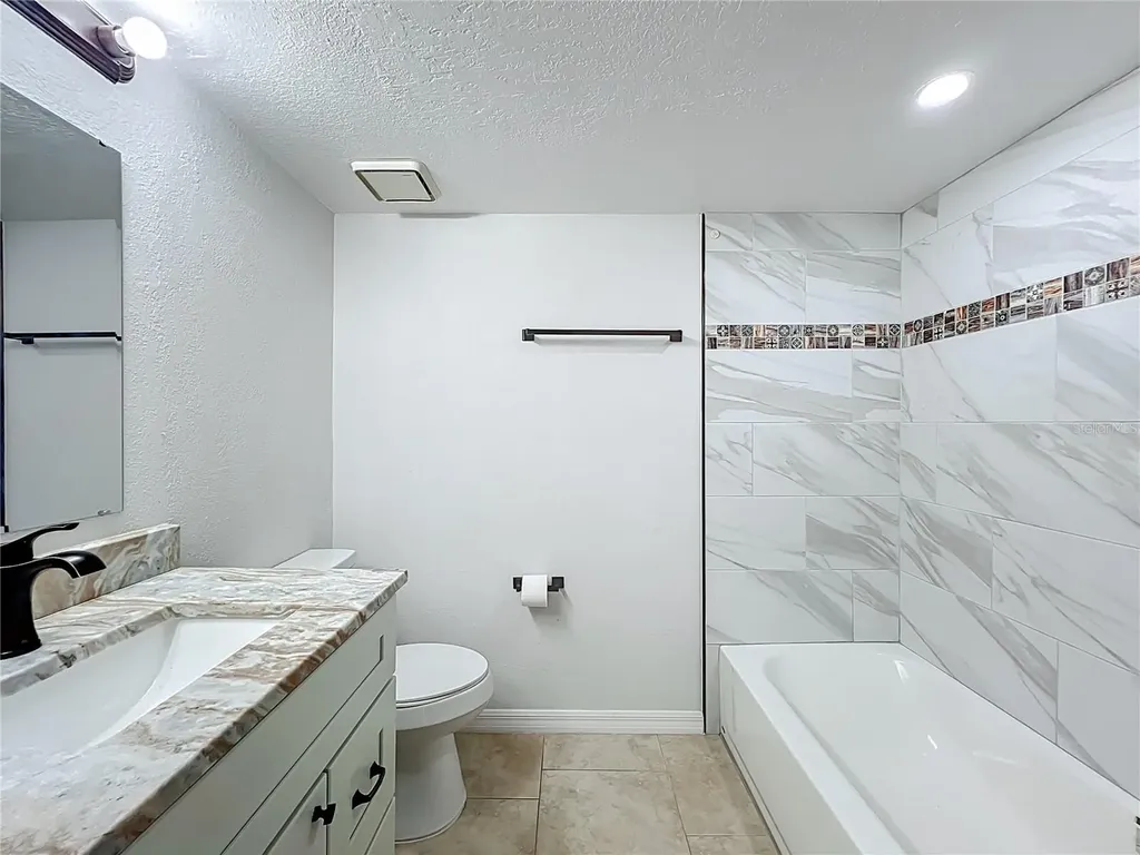 5249 Vineland Road Orlando FL 32811