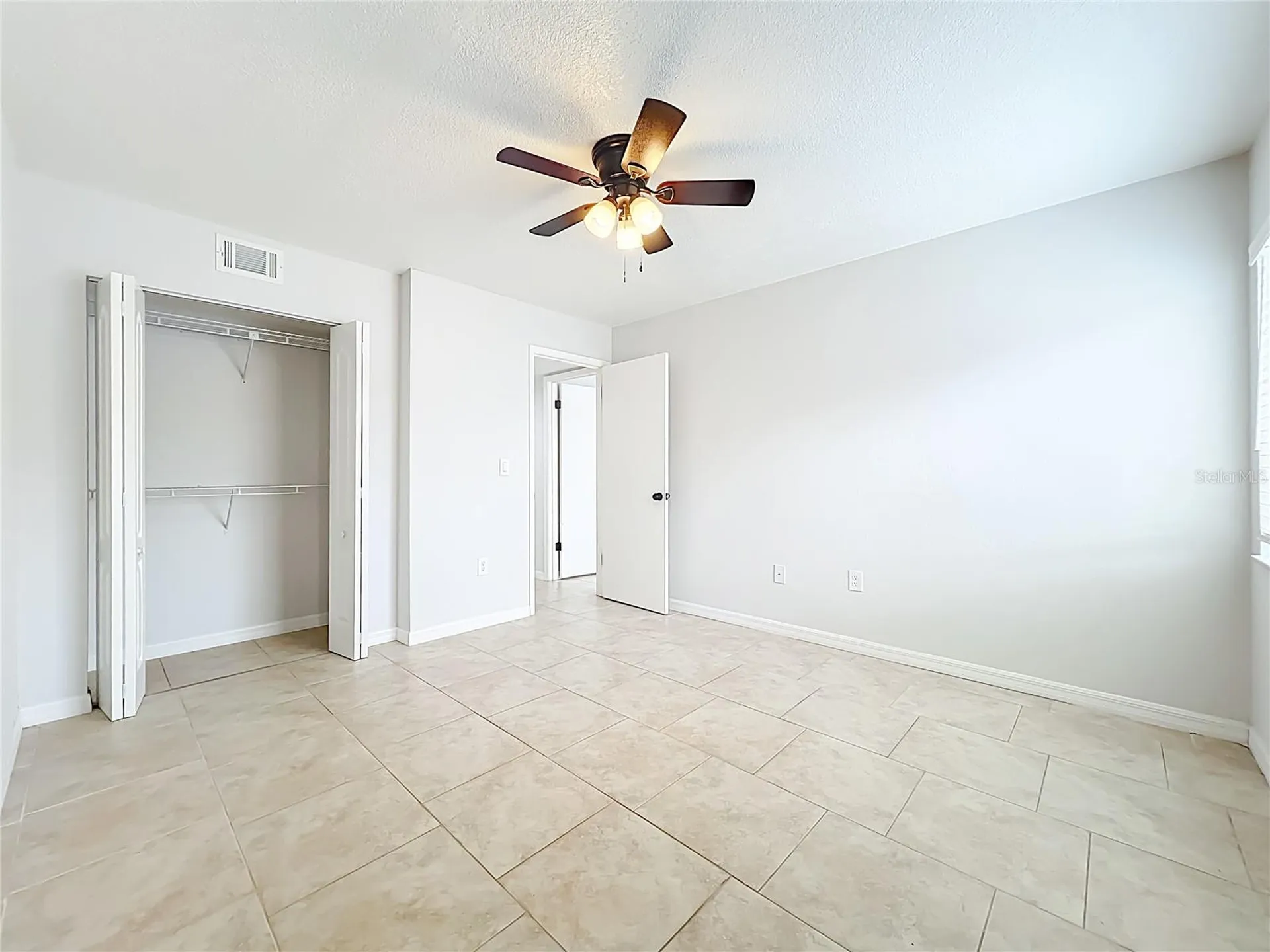 5249 Vineland Road Orlando FL 32811