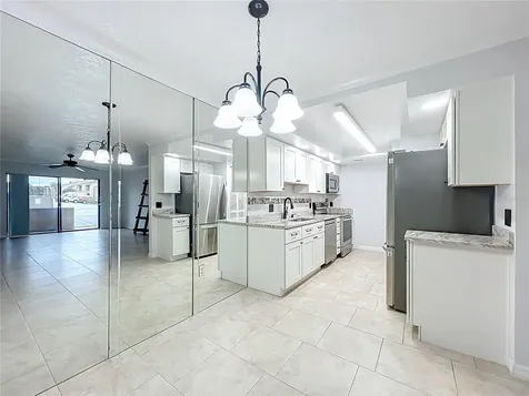 5249 Vineland Road Orlando FL 32811