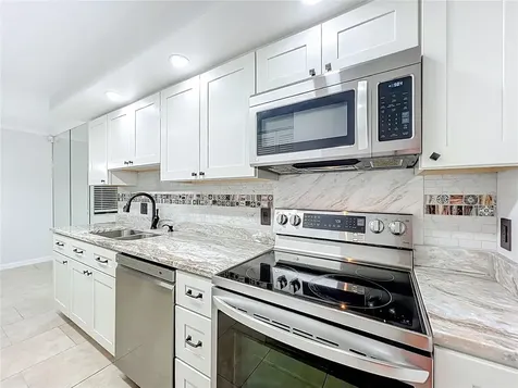 5249 Vineland Road Orlando FL 32811