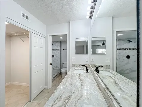 5249 Vineland Road Orlando FL 32811