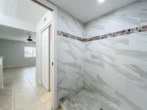 5249 Vineland Road Orlando FL 32811