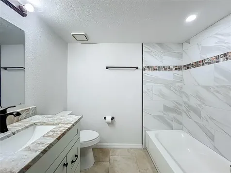 5249 Vineland Road Orlando FL 32811