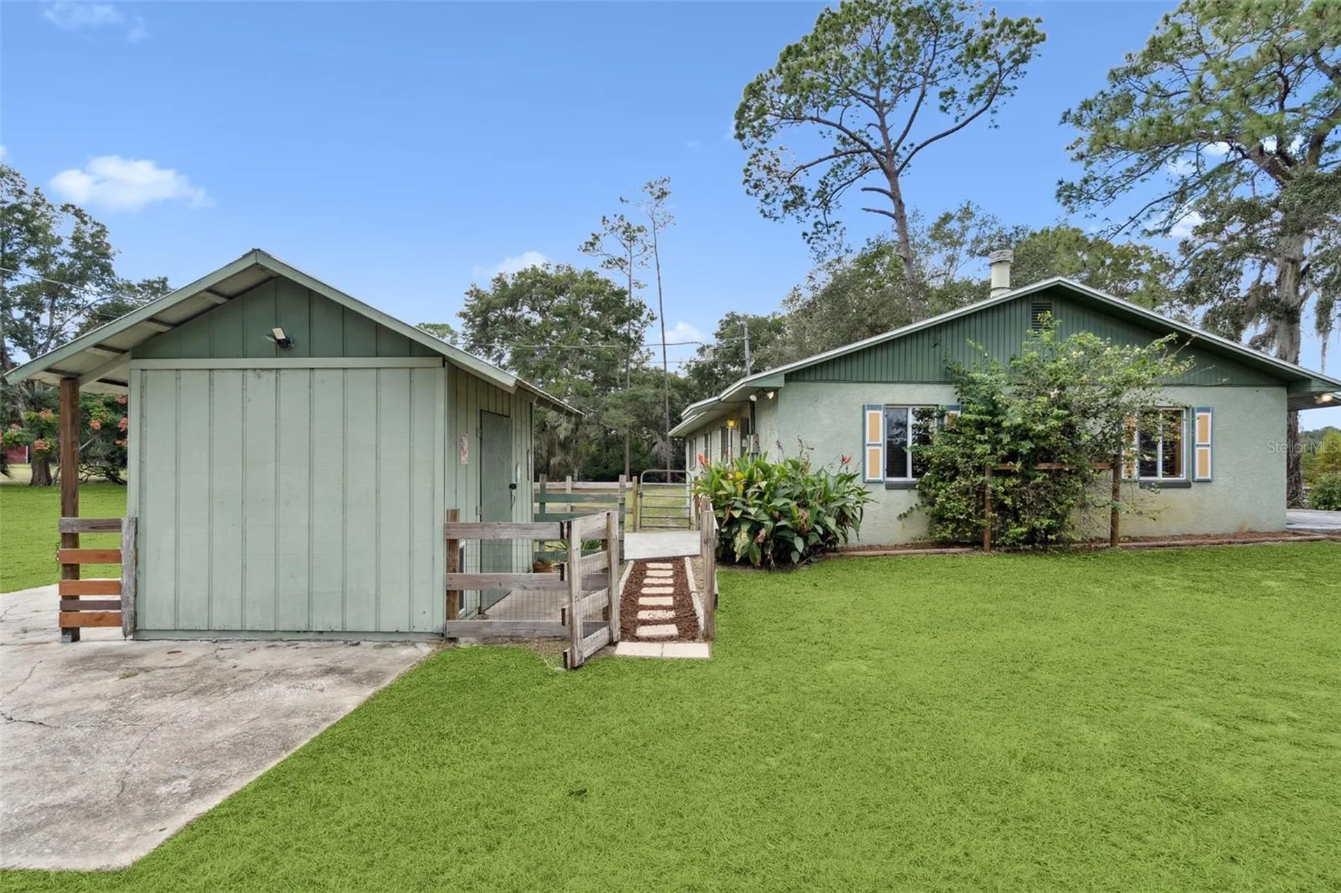 1210 Gem Lane Lake Helen FL 32744