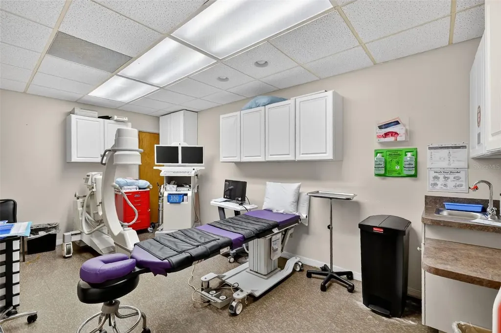 918 Rolling Acres Lady Lake FL 32159