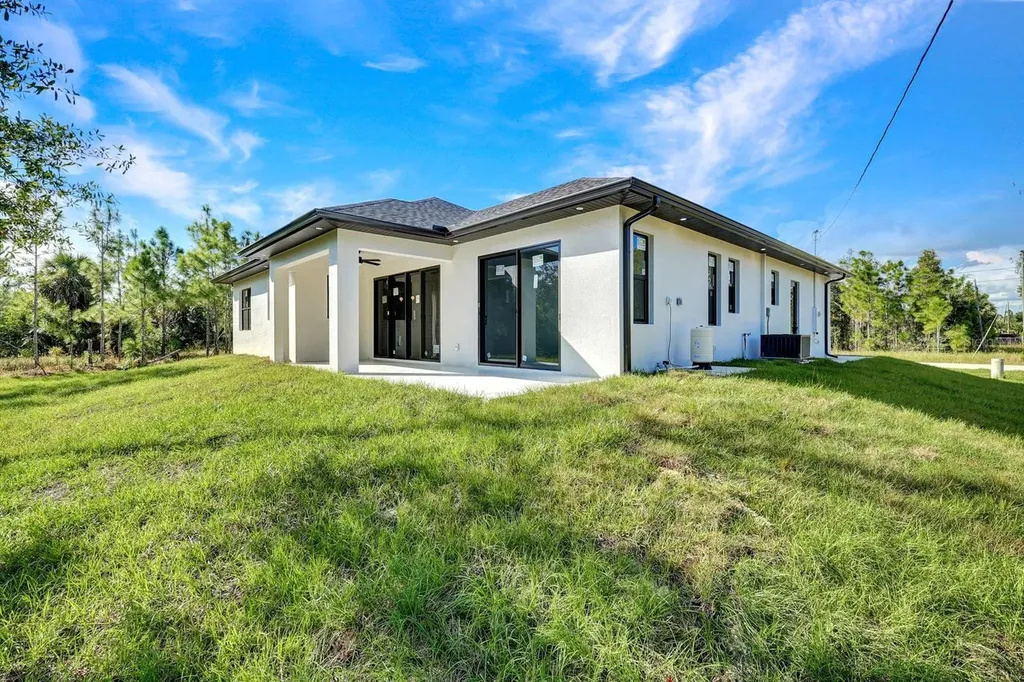 2002 E 10th Street Lehigh Acres FL 33936