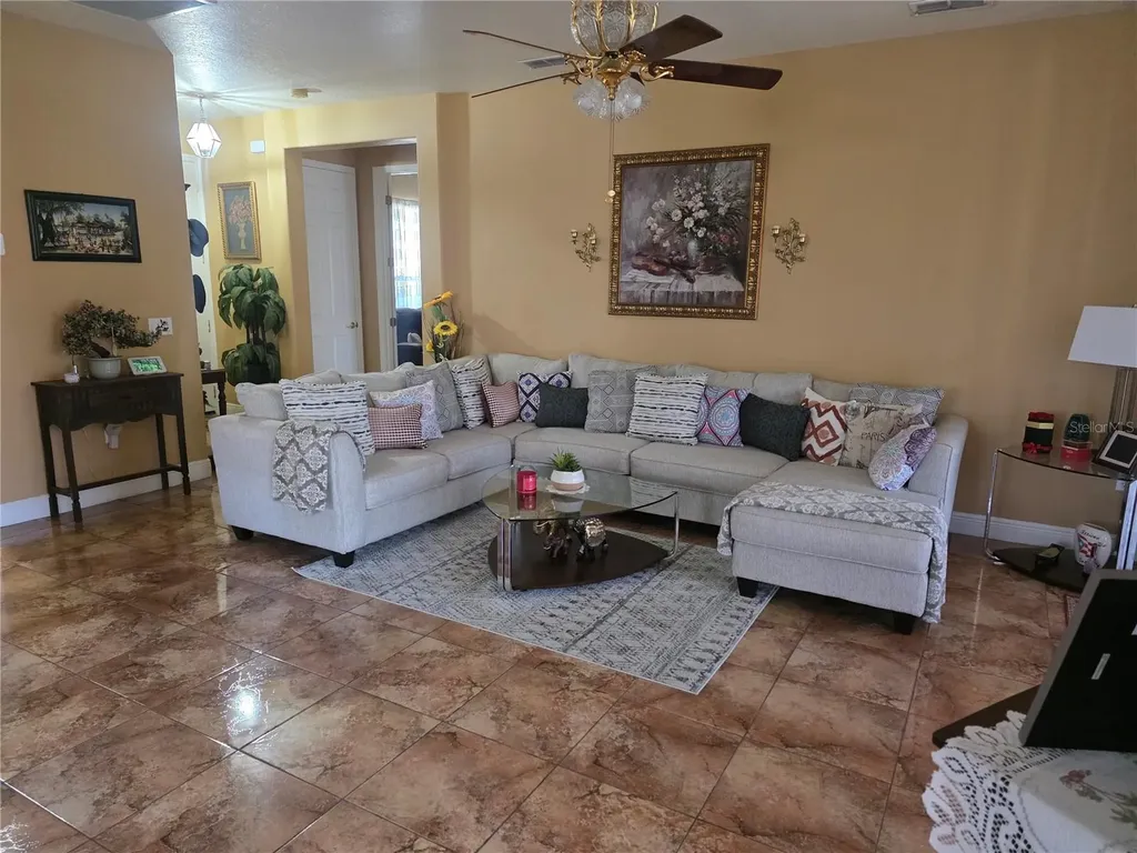 328 Indian Wells Avenue Poinciana FL 34759