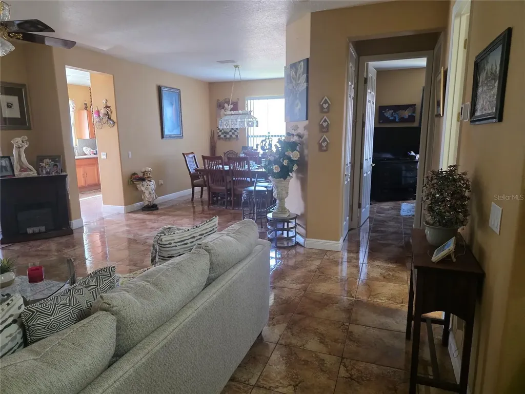 328 Indian Wells Avenue Poinciana FL 34759