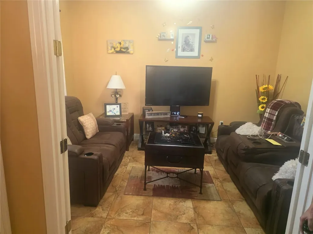328 Indian Wells Avenue Poinciana FL 34759