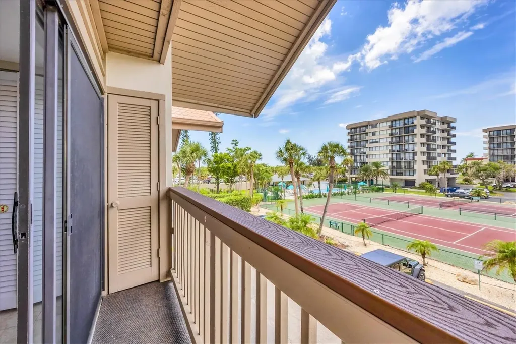 1093 Lake House Circle Sarasota FL 34242