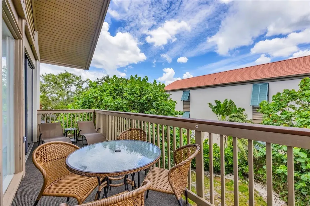 1093 Lake House Circle Sarasota FL 34242
