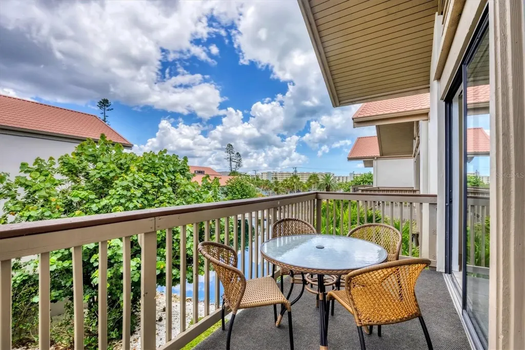 1093 Lake House Circle Sarasota FL 34242