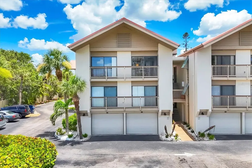 1093 Lake House Circle Sarasota FL 34242