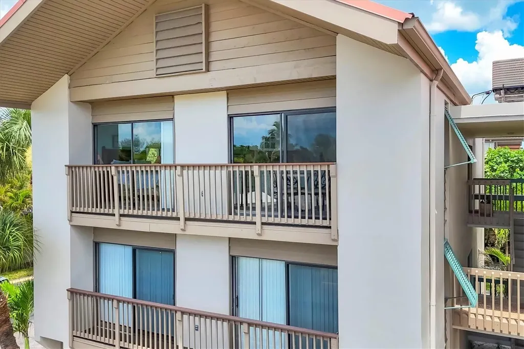1093 Lake House Circle Sarasota FL 34242