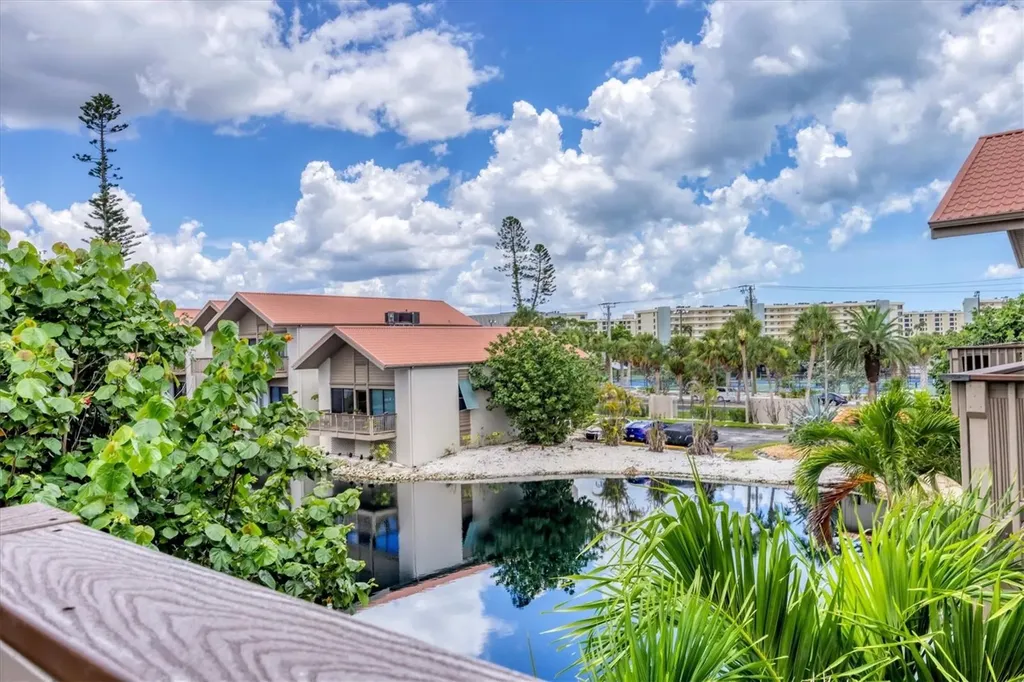 1093 Lake House Circle Sarasota FL 34242