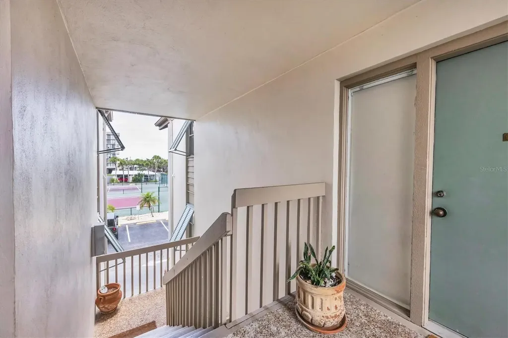 1093 Lake House Circle Sarasota FL 34242