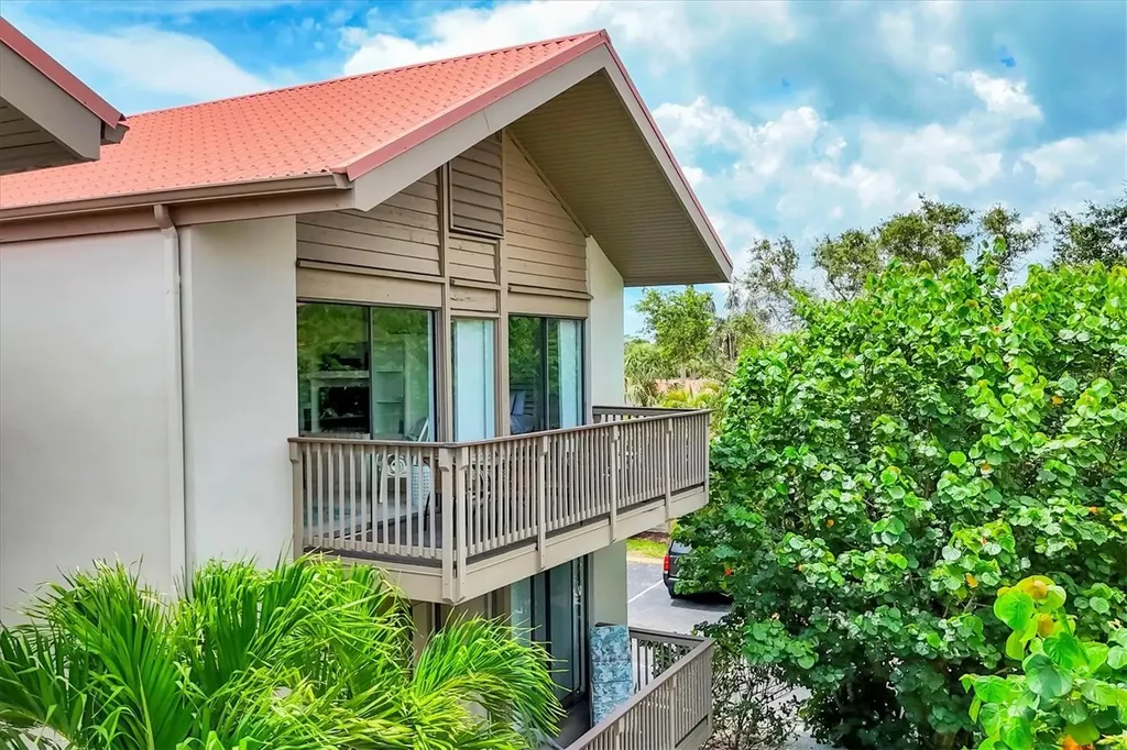 1093 Lake House Circle Sarasota FL 34242