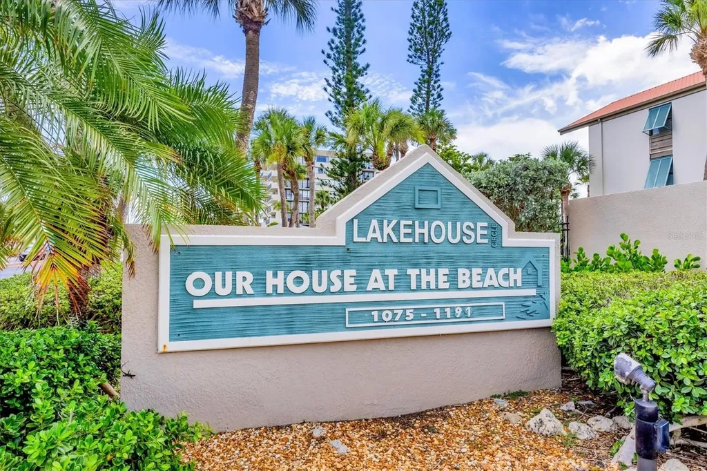 1093 Lake House Circle Sarasota FL 34242