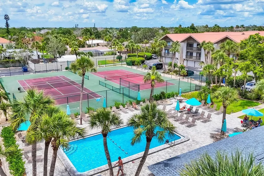 1093 Lake House Circle Sarasota FL 34242