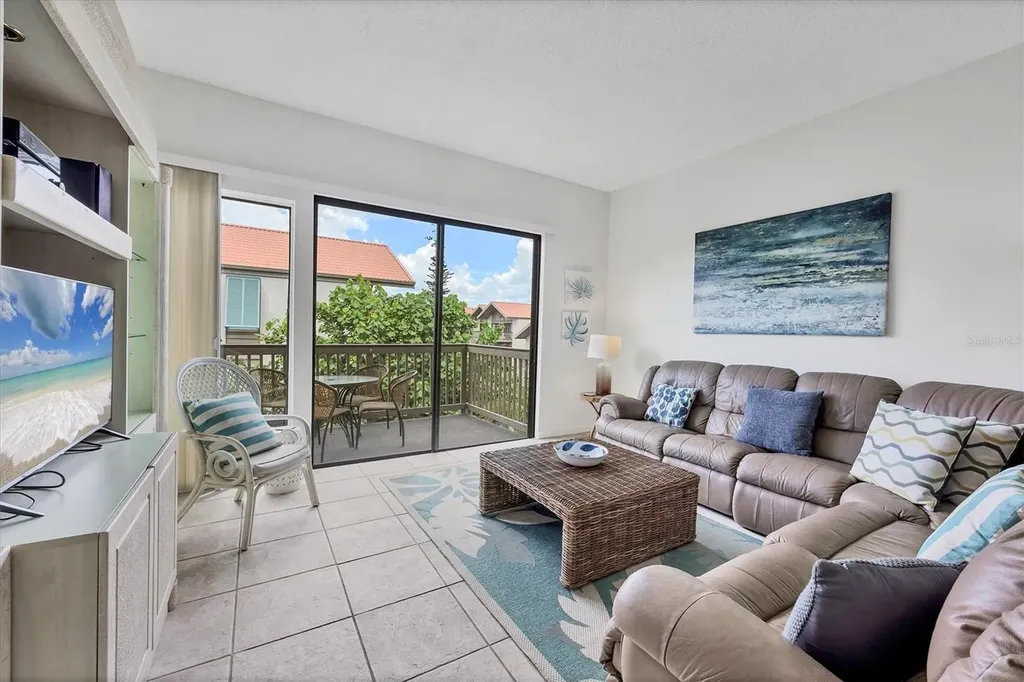 1093 Lake House Circle Sarasota FL 34242
