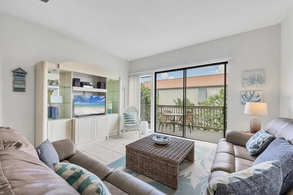 1093 Lake House Circle Sarasota FL 34242