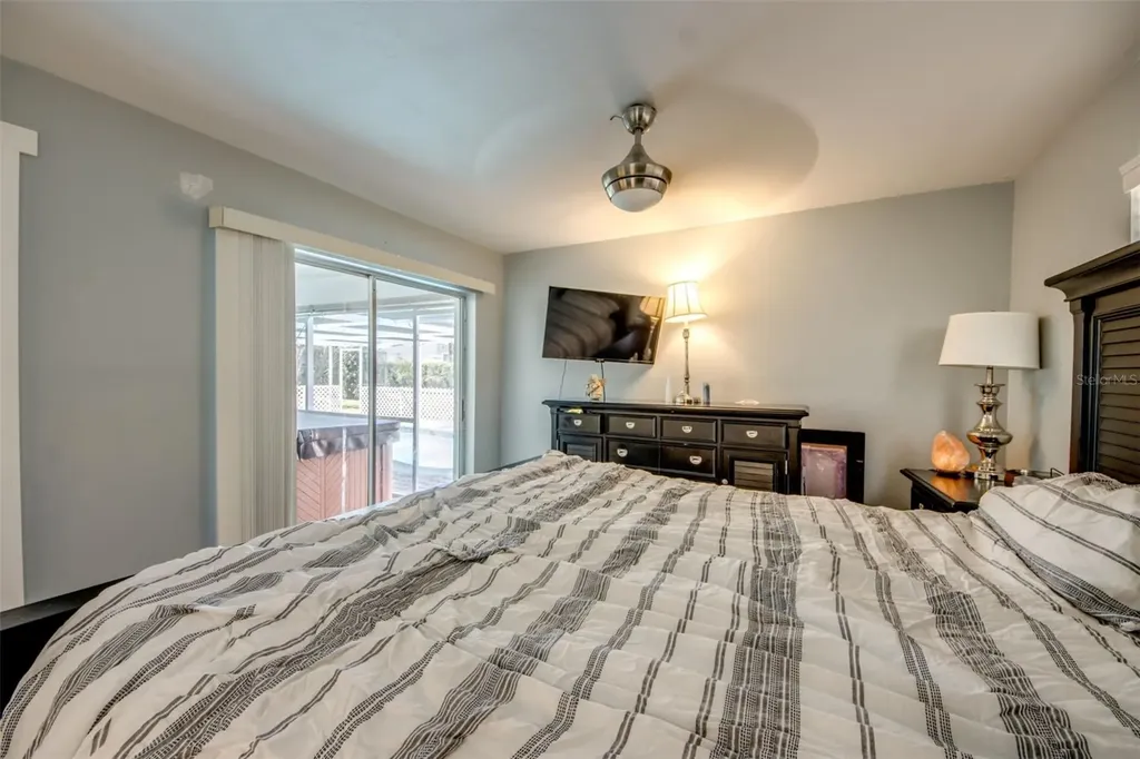 912 SE 24th Avenue Cape Coral FL 33990