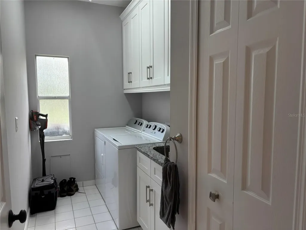 1950 Bern Creek Loop Sarasota FL 34240