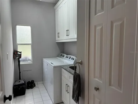 1950 Bern Creek Loop Sarasota FL 34240