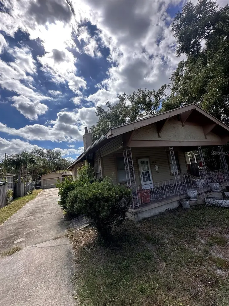 112 W Powhatan Avenue Tampa FL 33604